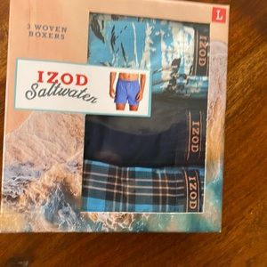 Izod salt water boxers size large. New in packaging.